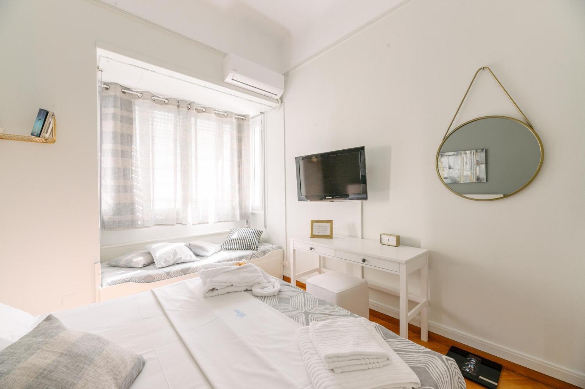 Ourania By Heloni Apartments Athen Eksteriør billede